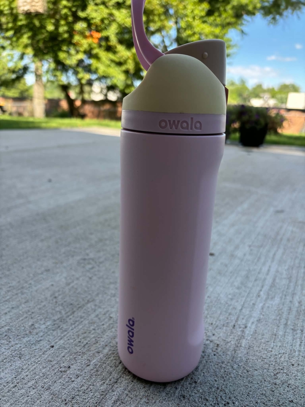 Owala Pink & Cream Insulated Water Bottle with Flip Straw